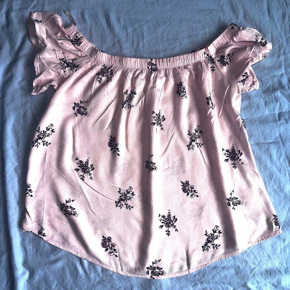 Abercrombie & Fitch Women's Off-Shoulder Pink Floral Top
